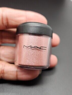 MAC Cosmetics Loose Pigment Eyeshadow - "Apricot Pink"